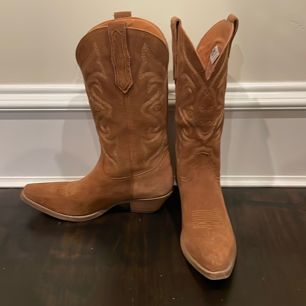 authentic cowboy boots- Dingo brand